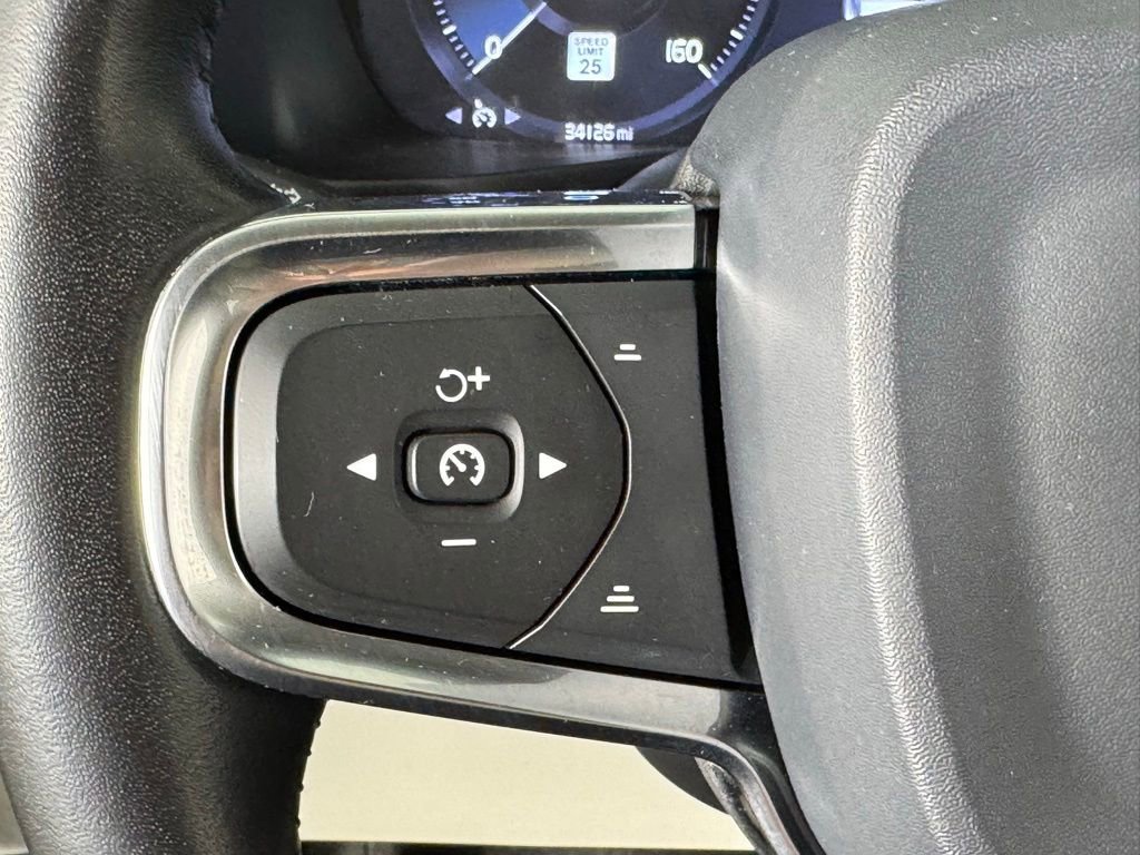 Used 2020 Volvo XC40 T5 Momentum w/ Premium Package AWD/4WD image 29
