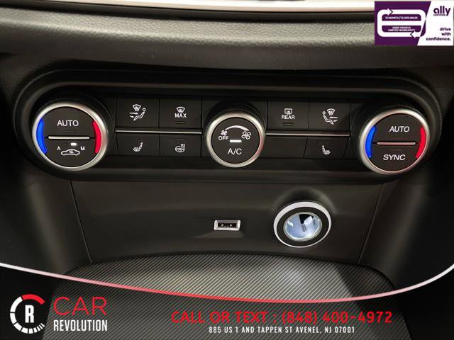 Used 2022 Alfa Romeo Stelvio Veloce image 23