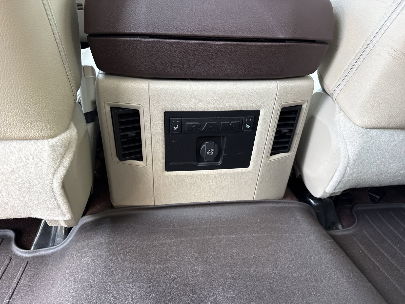 Used 2017 RAM 3500 Laramie AWD/4WD image 11
