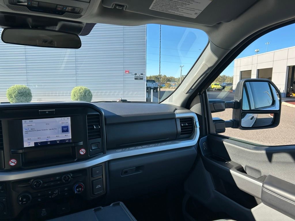 Used 2025 Ford F250 XLT AWD/4WD image 9