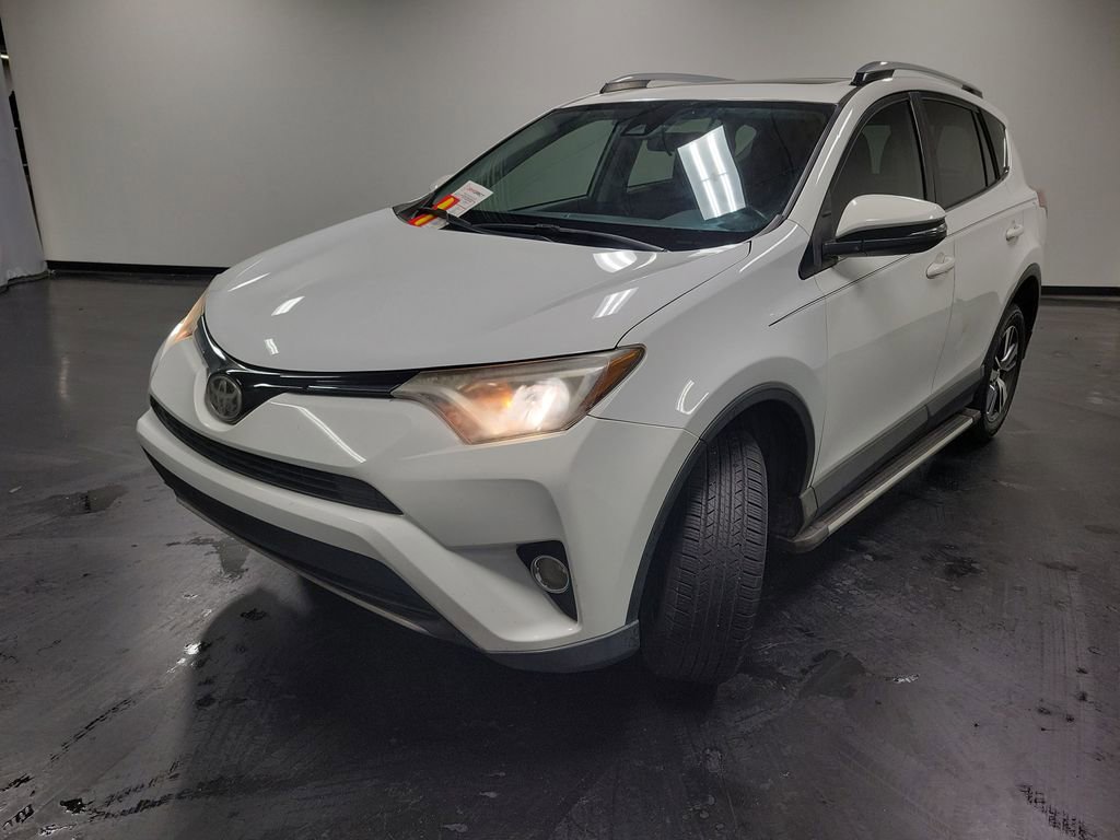 Used 2017 Toyota RAV4 XLE image 4