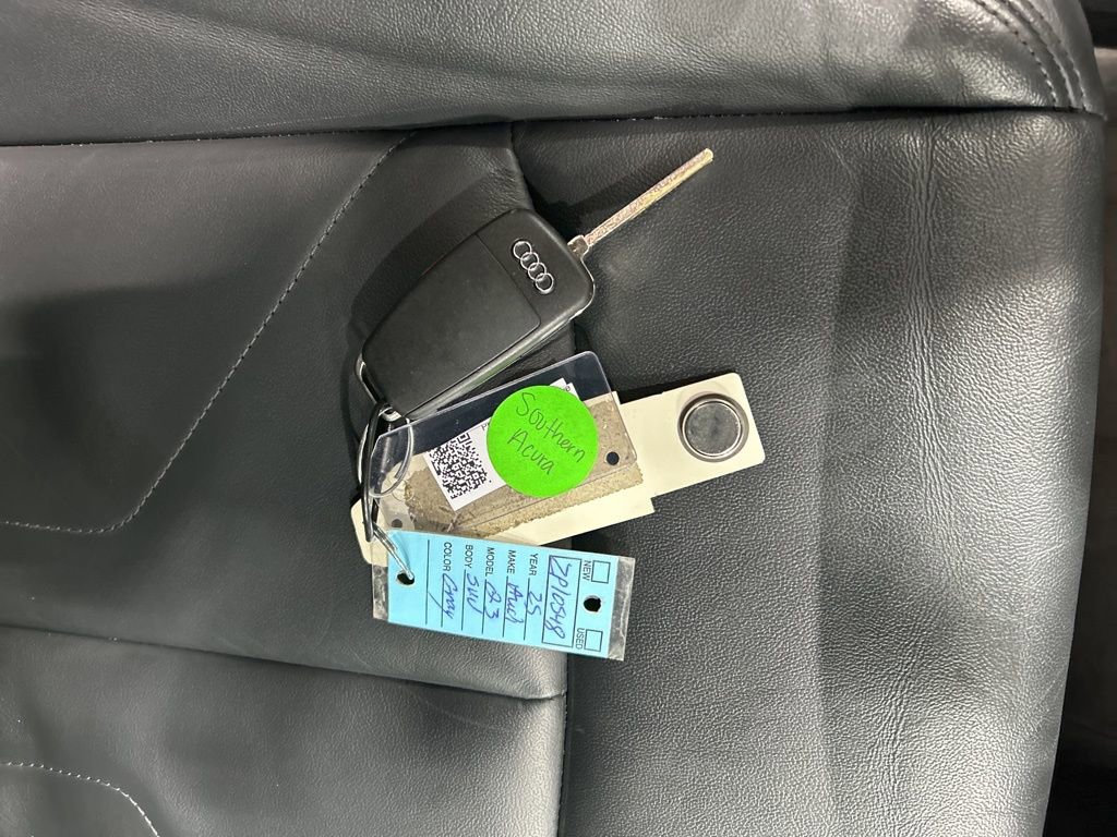 Used 2025 Audi Q3 2.0T Premium image 26