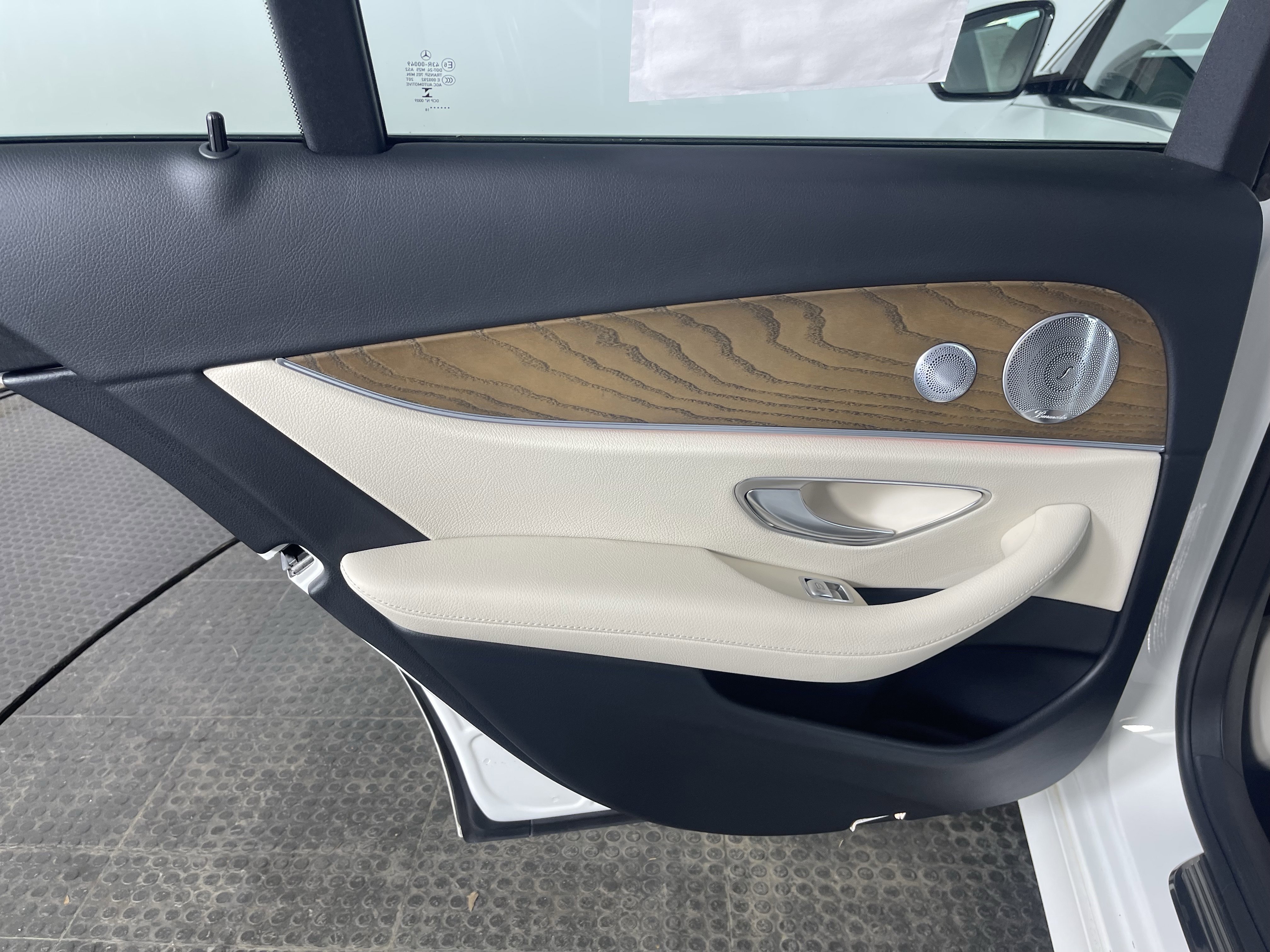 Used 2018 Mercedes-Benz E 300 4MATIC image 15