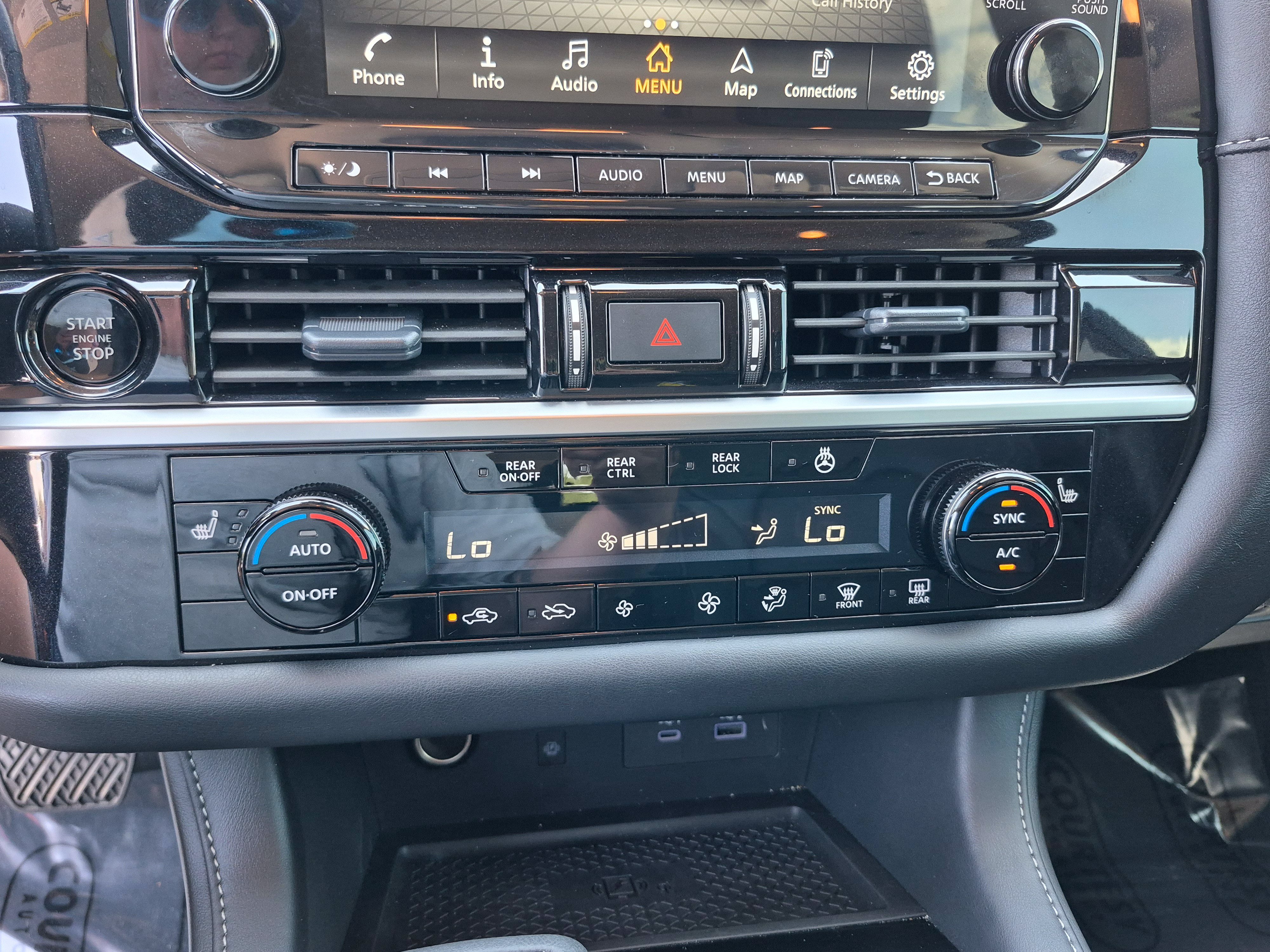 Certified 2025 Nissan Pathfinder SL FWD image 28