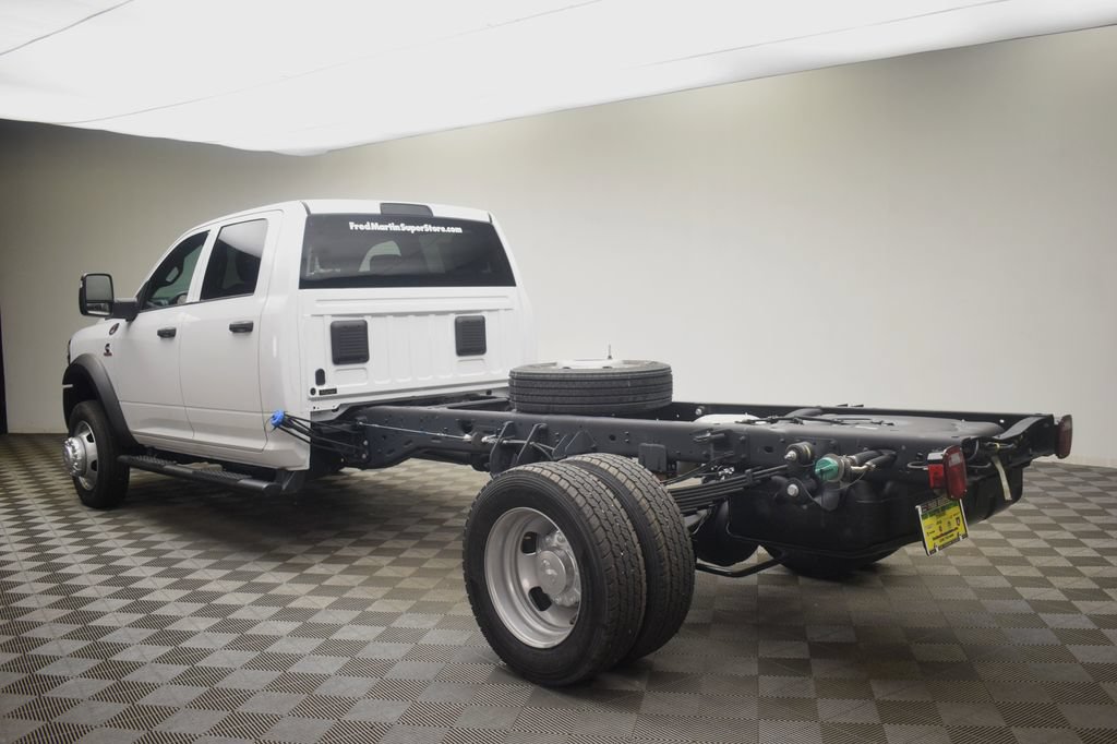 New 2026 RAM 5500 Tradesman w/ Chrome Appearance Group AWD/4WD image 13