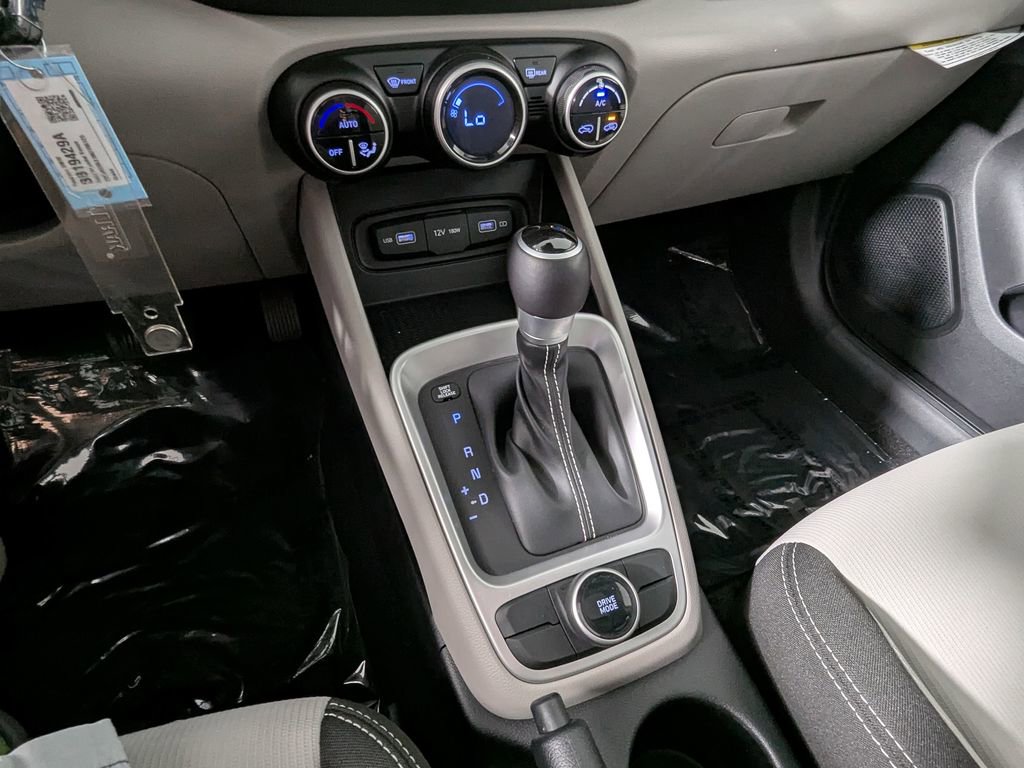 Used 2022 Hyundai Venue SEL w/ Cargo Package FWD image 18