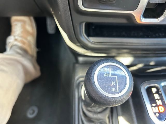 Used 2023 Jeep Gladiator Willys image 27