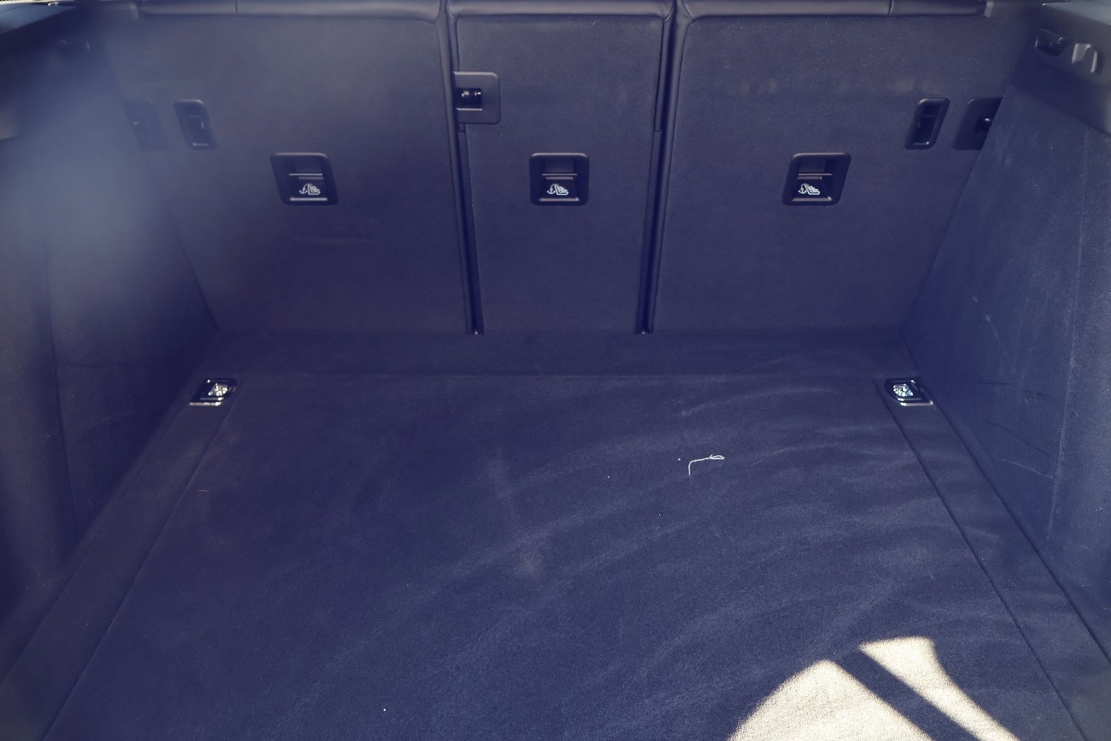 Certified 2025 Porsche Macan image 22