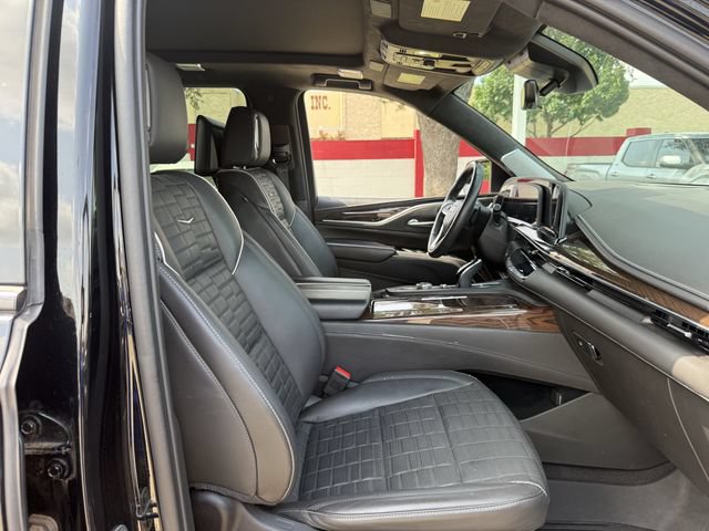 Used 2023 Cadillac Escalade ESV Sport Platinum w/ LPO, Floor Liner Package AWD/4WD image 32