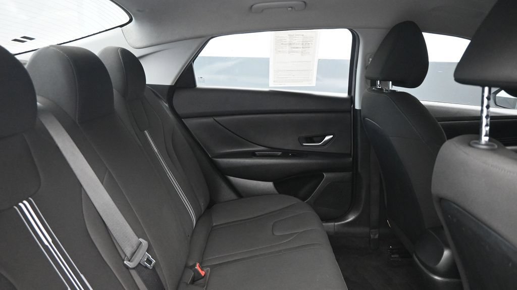 Used 2023 Hyundai Elantra SEL w/ Cargo Package FWD image 13