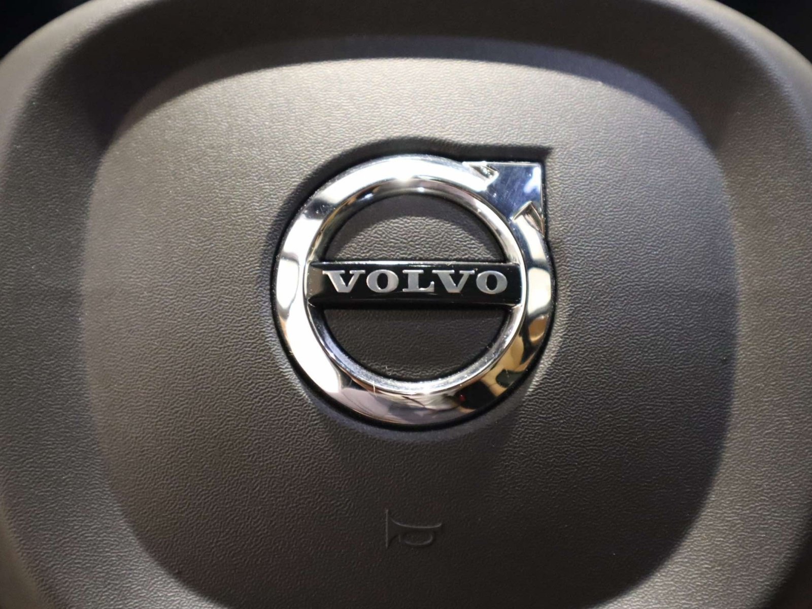 Used 2024 Volvo XC90 B6 Ultimate w/ Protection Package Premier AWD/4WD image 40