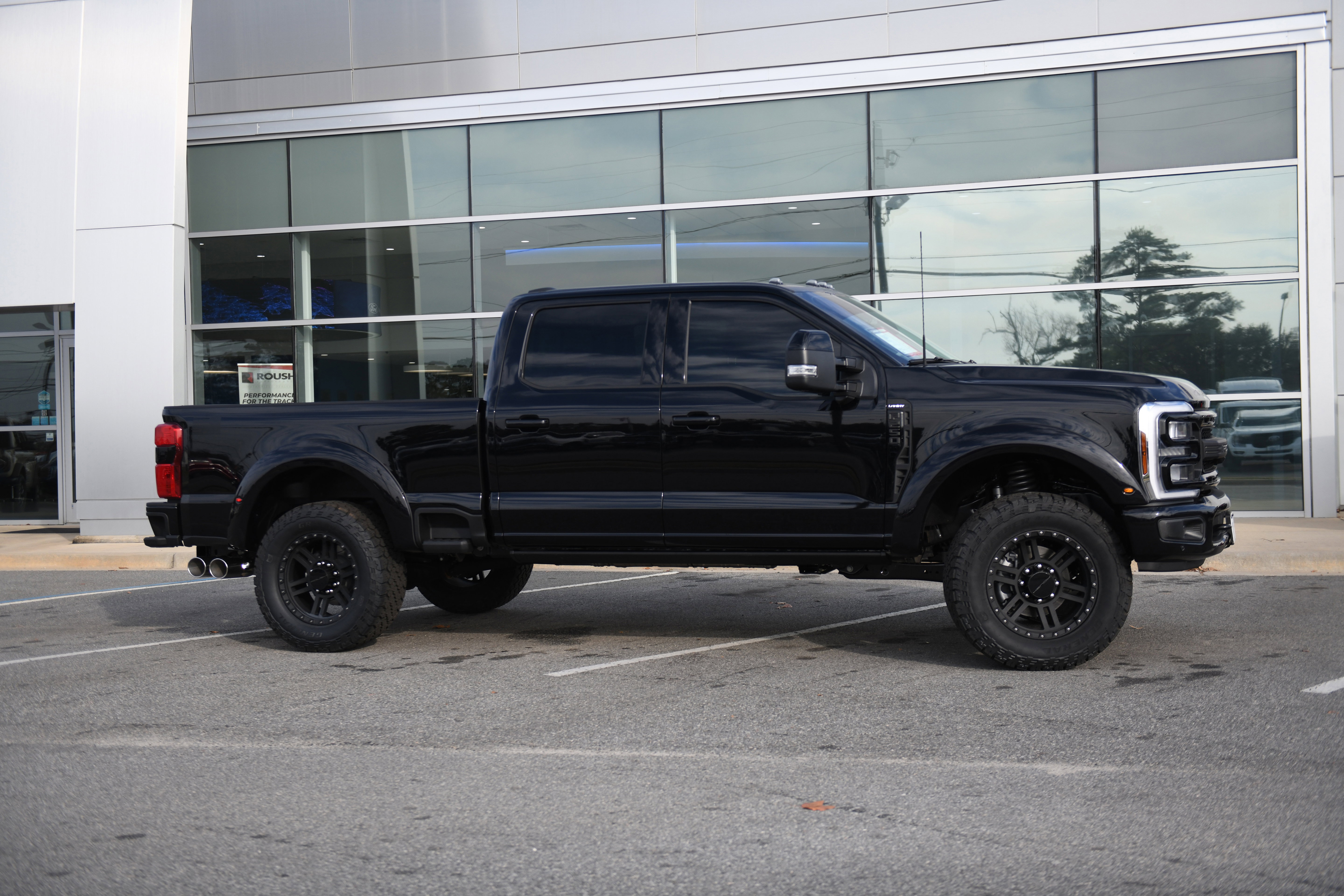 New 2026 Ford F250 Lariat w/ Black Appearance Package