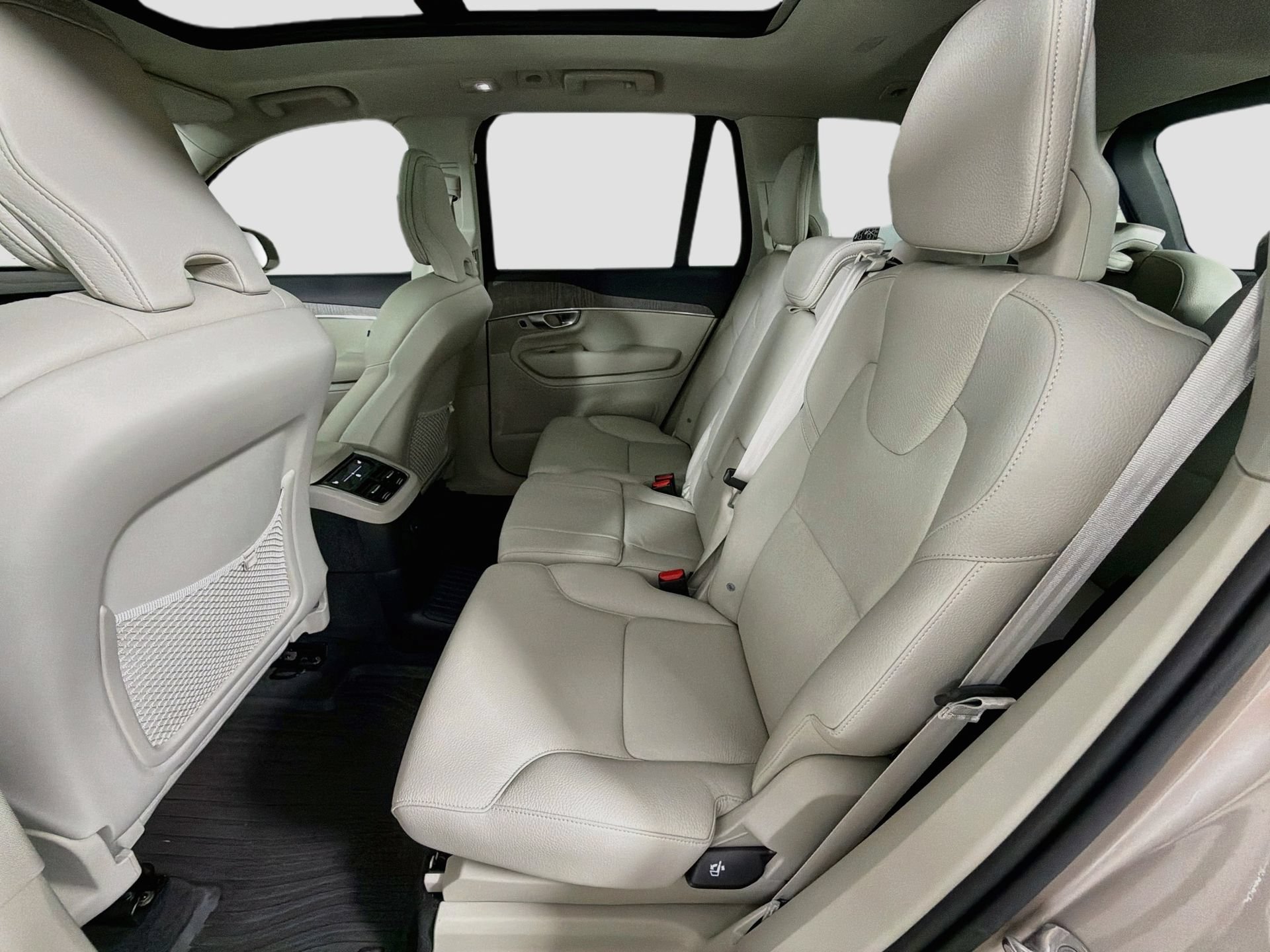 Certified 2024 Volvo XC90 T8 Plus w/ Protection Package Premier AWD/4WD image 26