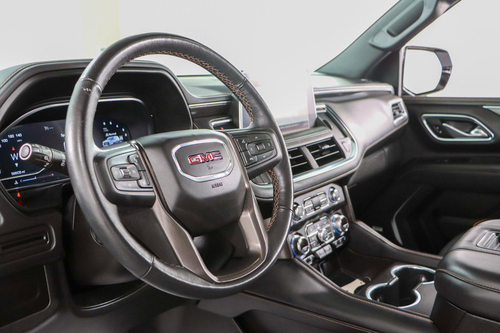 Used 2022 GMC Yukon AT4 image 26