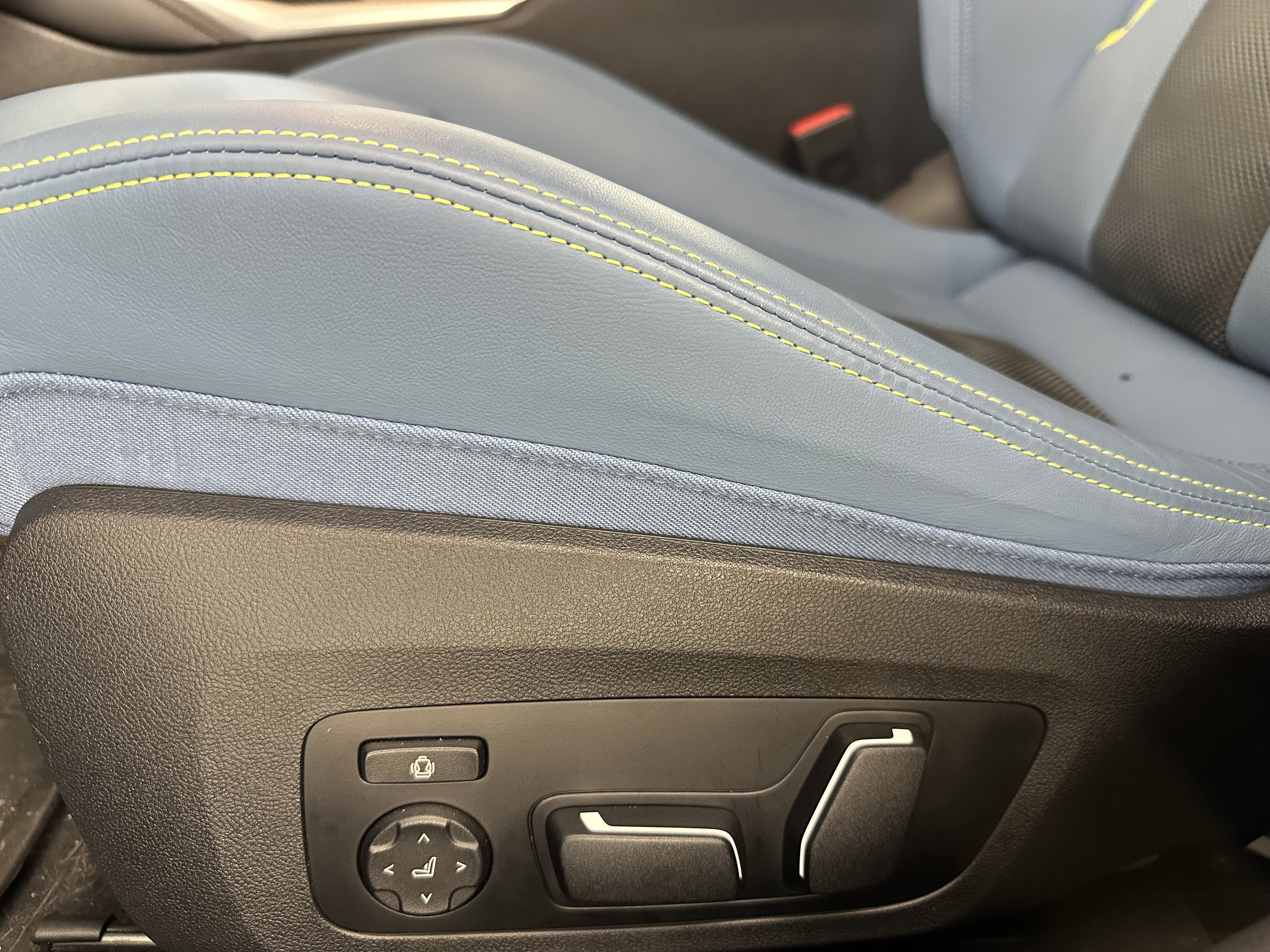 Used 2024 BMW M3 Competition w/ M Carbon Exterior Package image 21