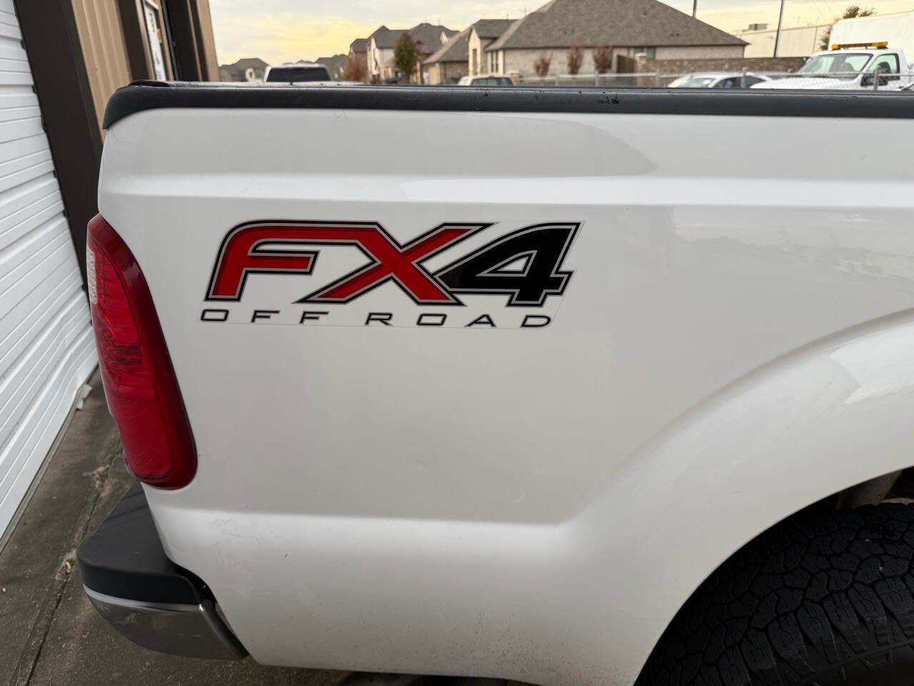 Used 2015 Ford F350 Lariat w/ Lariat Interior Package image 32