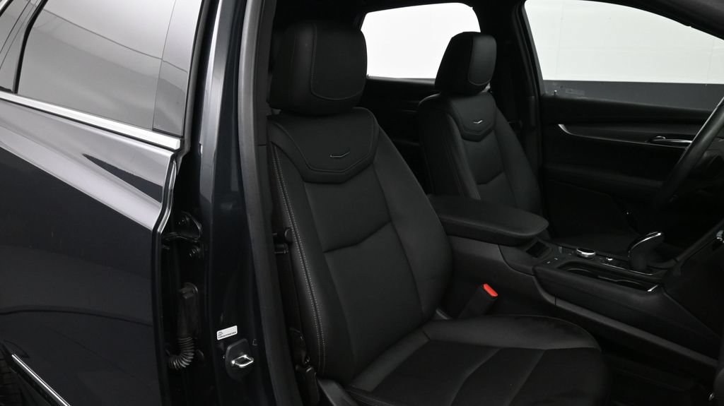 Certified 2023 Cadillac XT5 Luxury FWD image 17