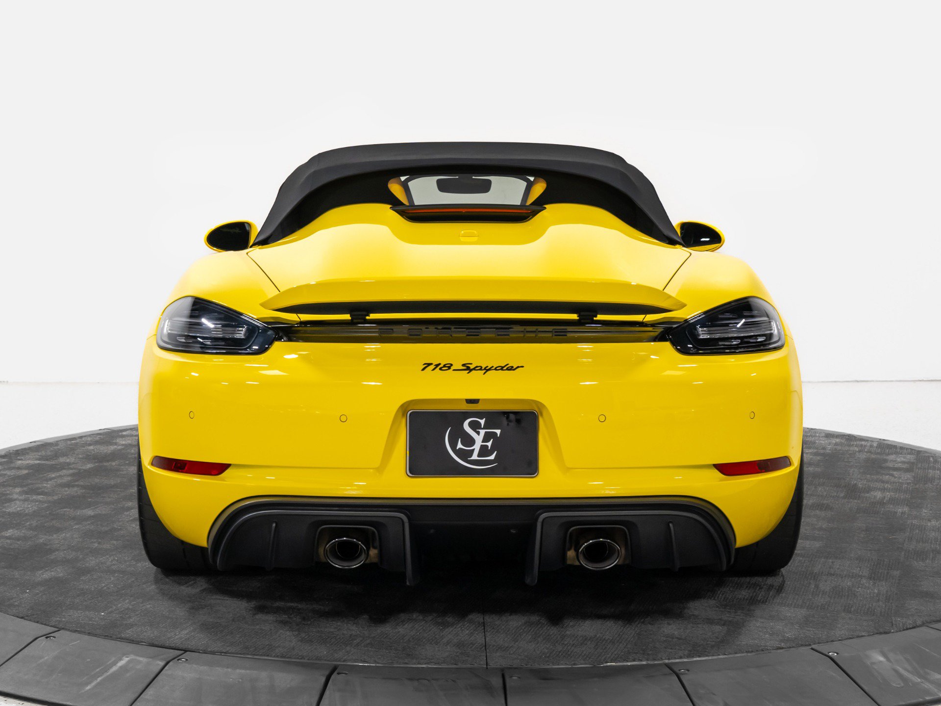 Used 2022 Porsche 718 Boxster Spyder RWD image 18