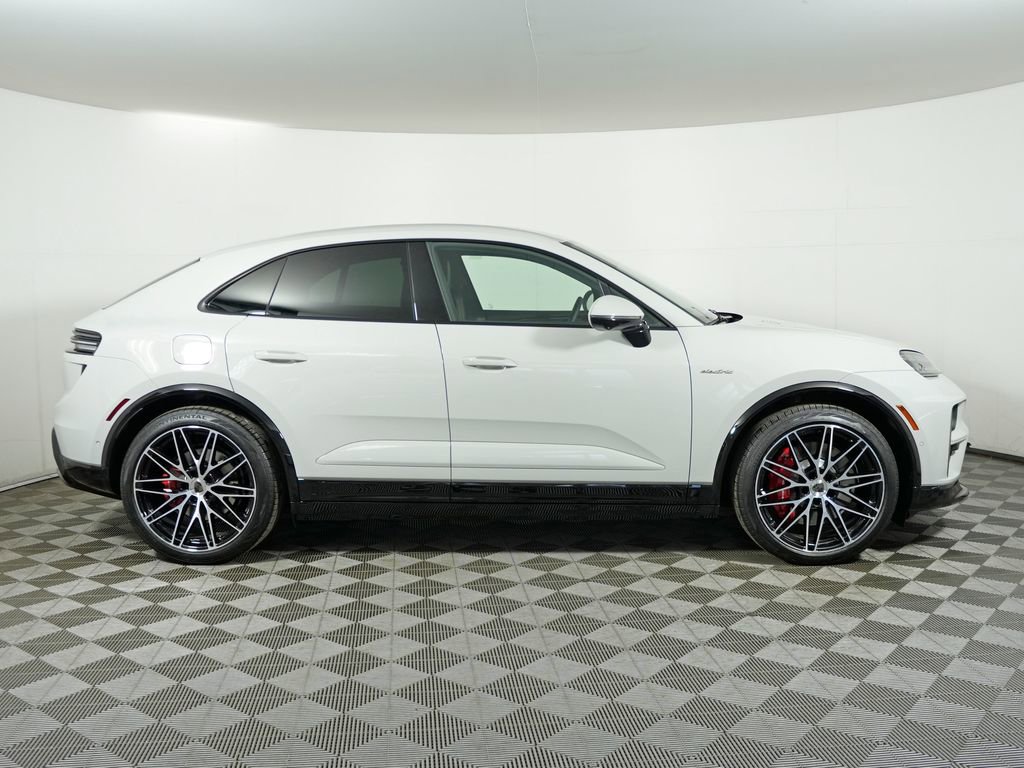 New 2026 Porsche Macan Turbo Electric image 8