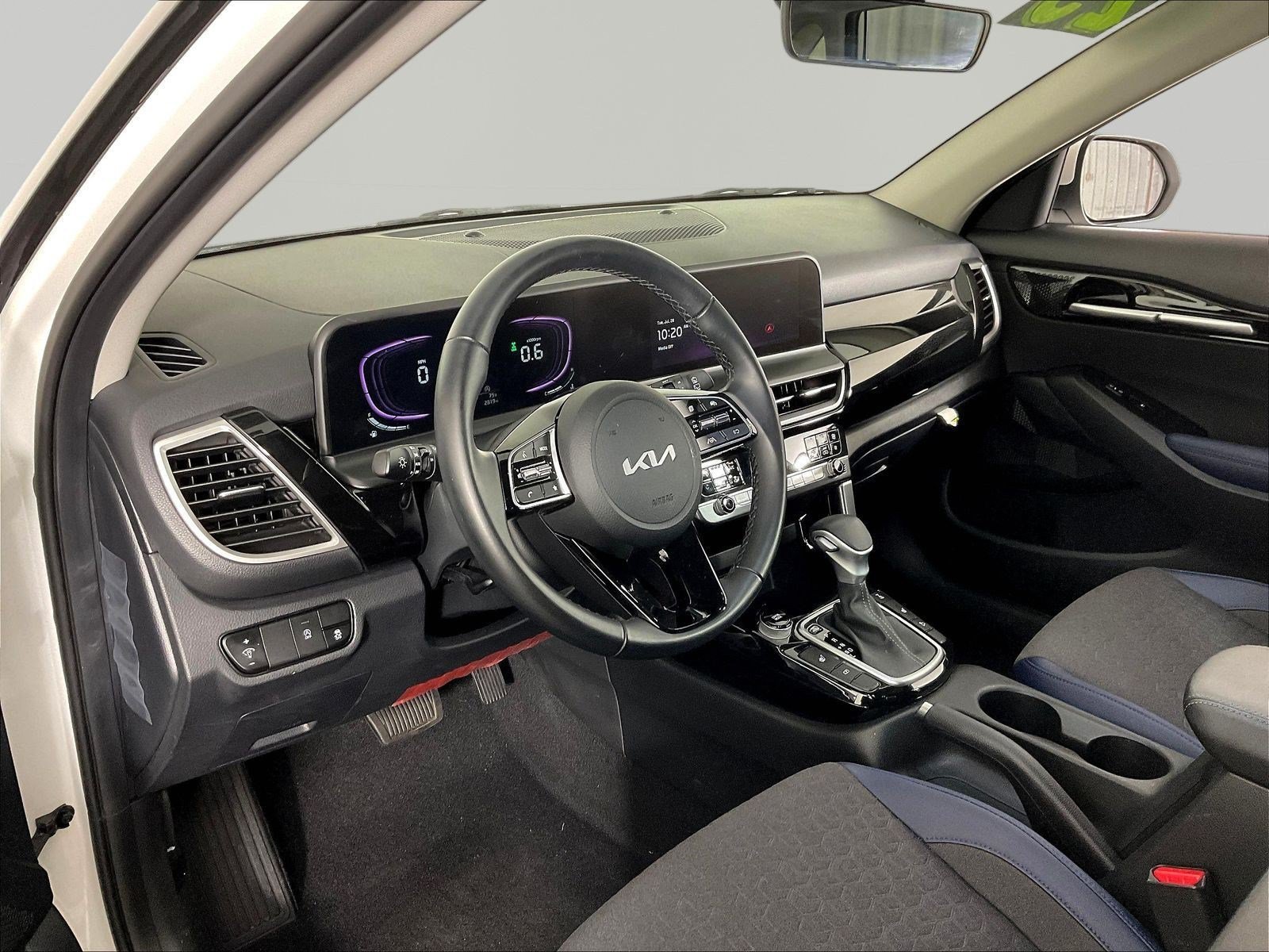 Used 2025 Kia Seltos S AWD/4WD image 17