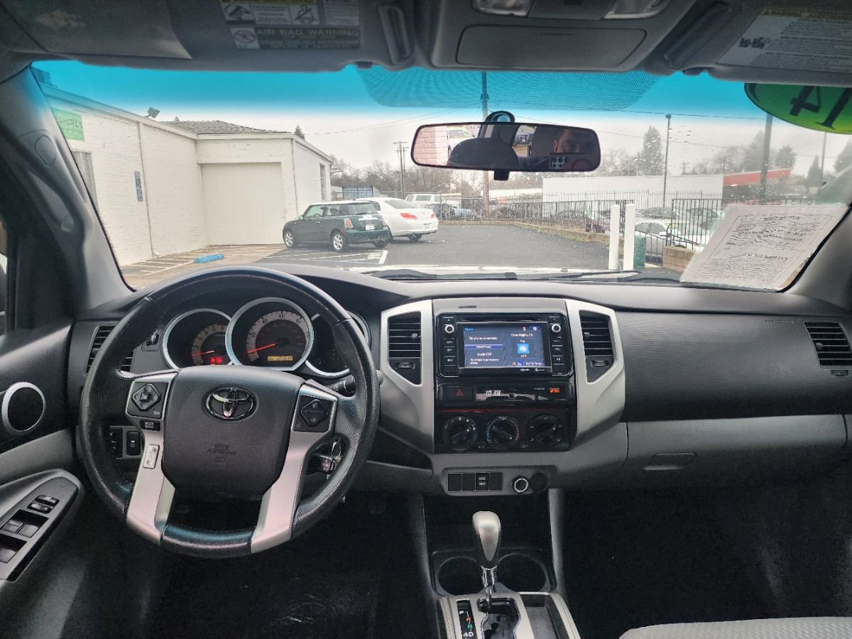 Used 2014 Toyota Tacoma PreRunner w/ SR5 Package image 16