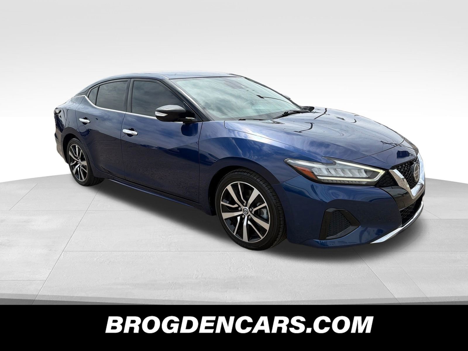 Used 2022 Nissan Maxima SV w/ Floor Mat Group FWD image 1