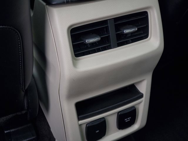 Used 2017 Ford Edge Titanium w/ Technology Package image 36