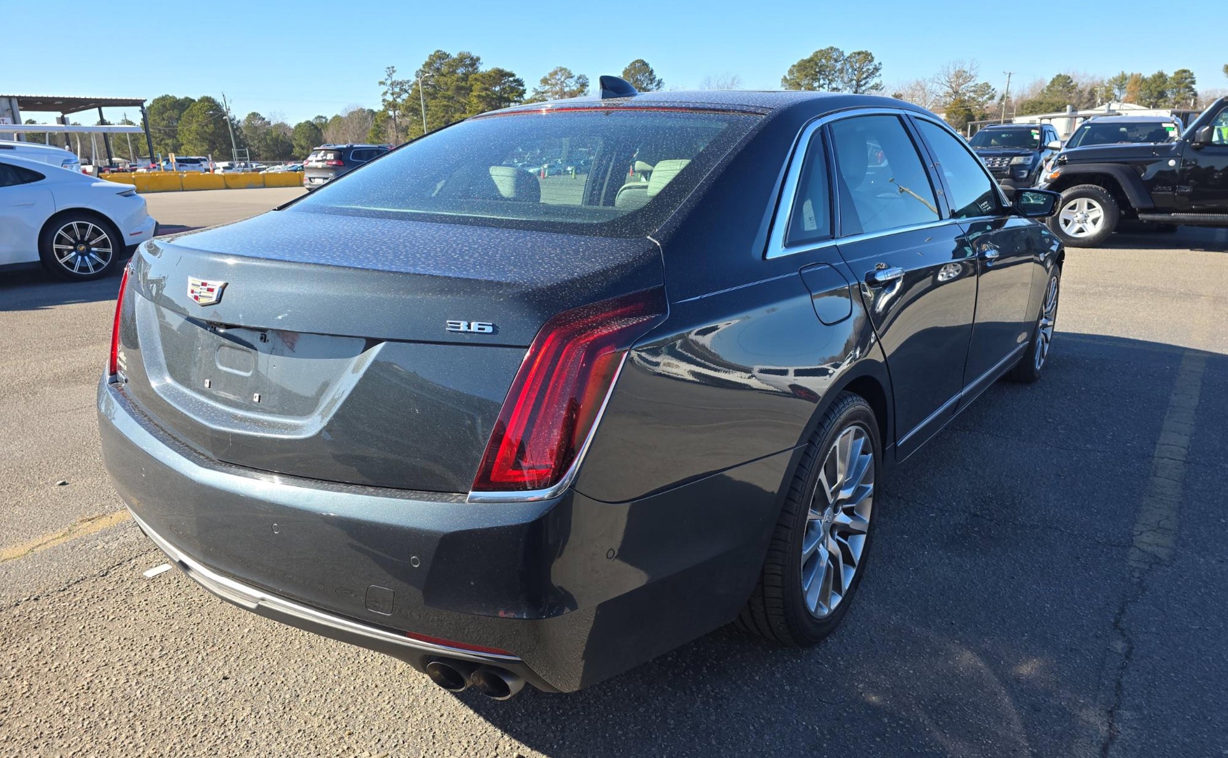 Used 2018 Cadillac CT6 Luxury image 4