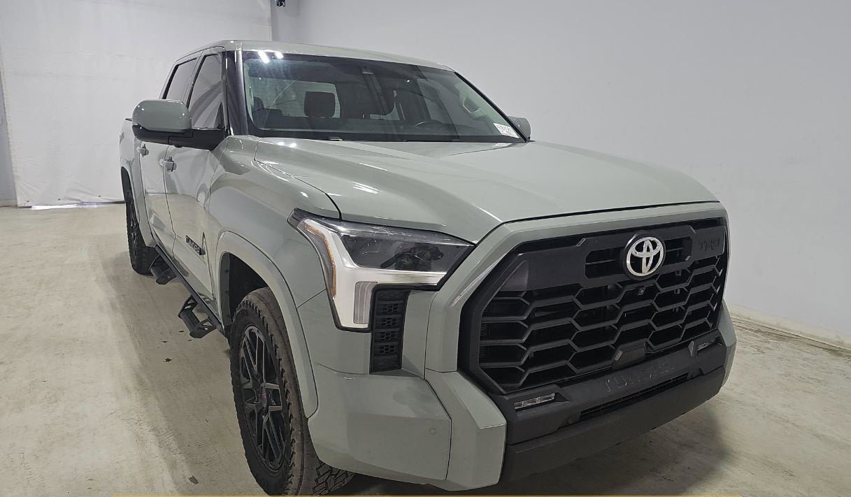 Used 2022 Toyota Tundra SR5 AWD/4WD image 3