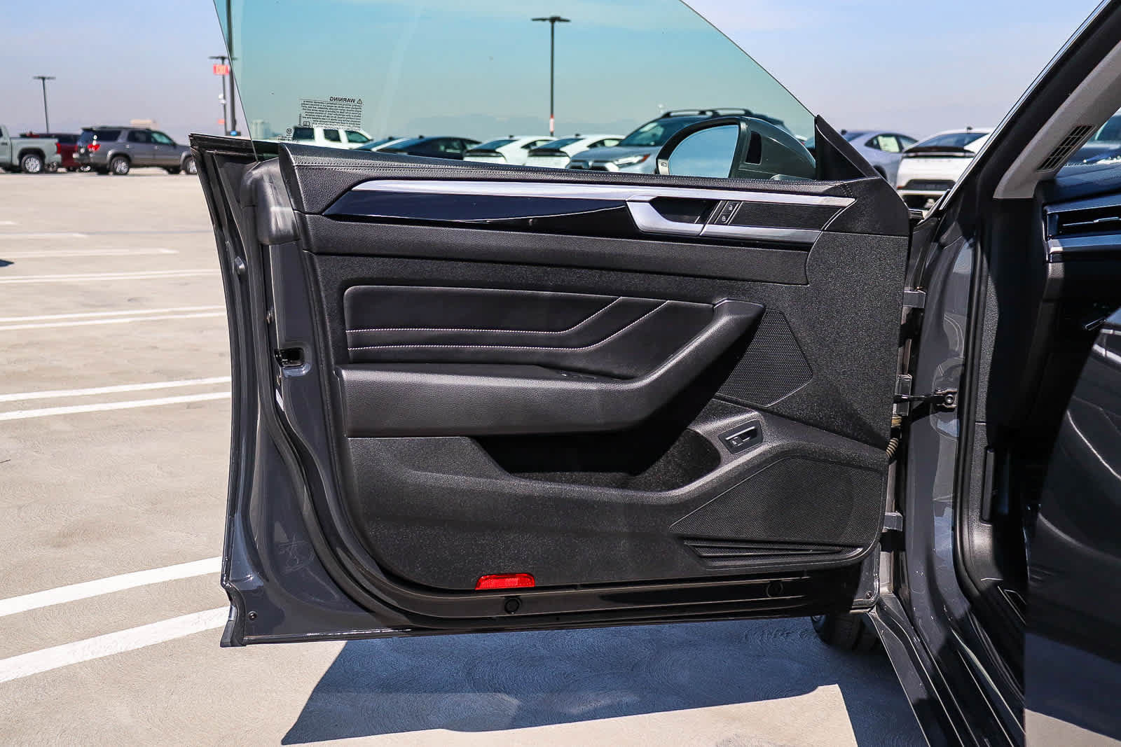Used 2021 Volkswagen Arteon SE FWD image 22