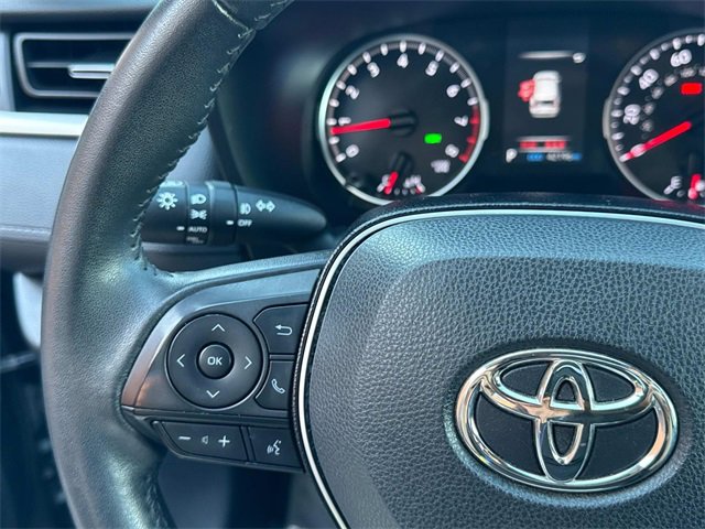 Used 2021 Toyota RAV4 XLE Premium image 25