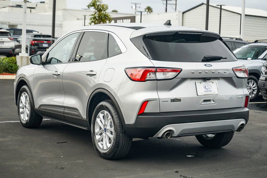 Used 2020 Ford Escape SE image 7