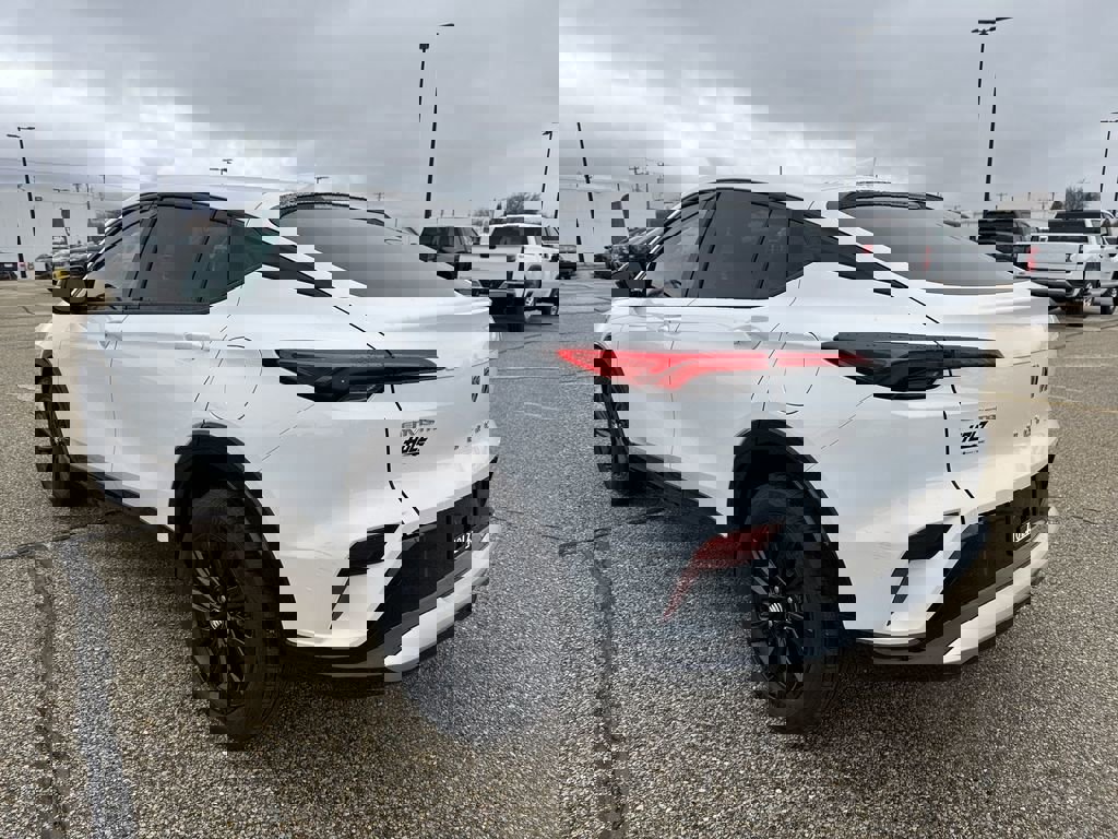 Certified 2024 Buick Envista Sport Touring w/ Convenience I Package FWD image 3