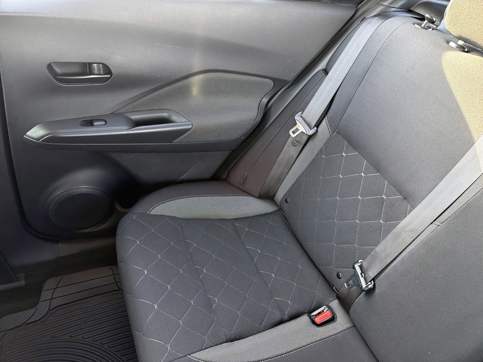 Used 2020 Nissan Kicks S image 19