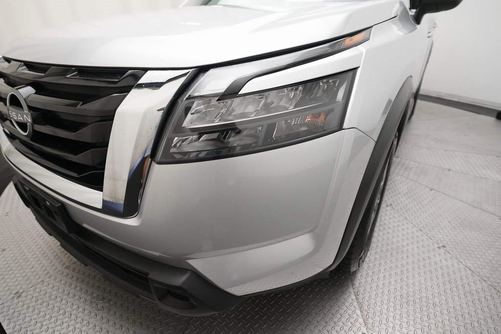 Certified 2024 Nissan Pathfinder SV image 22
