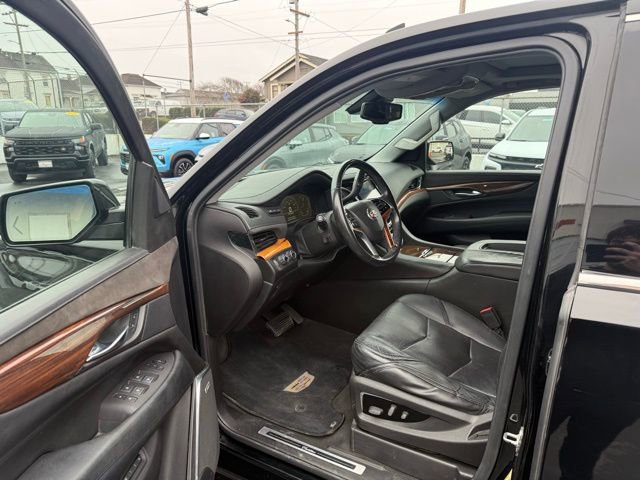 Used 2015 Cadillac Escalade Premium image 9
