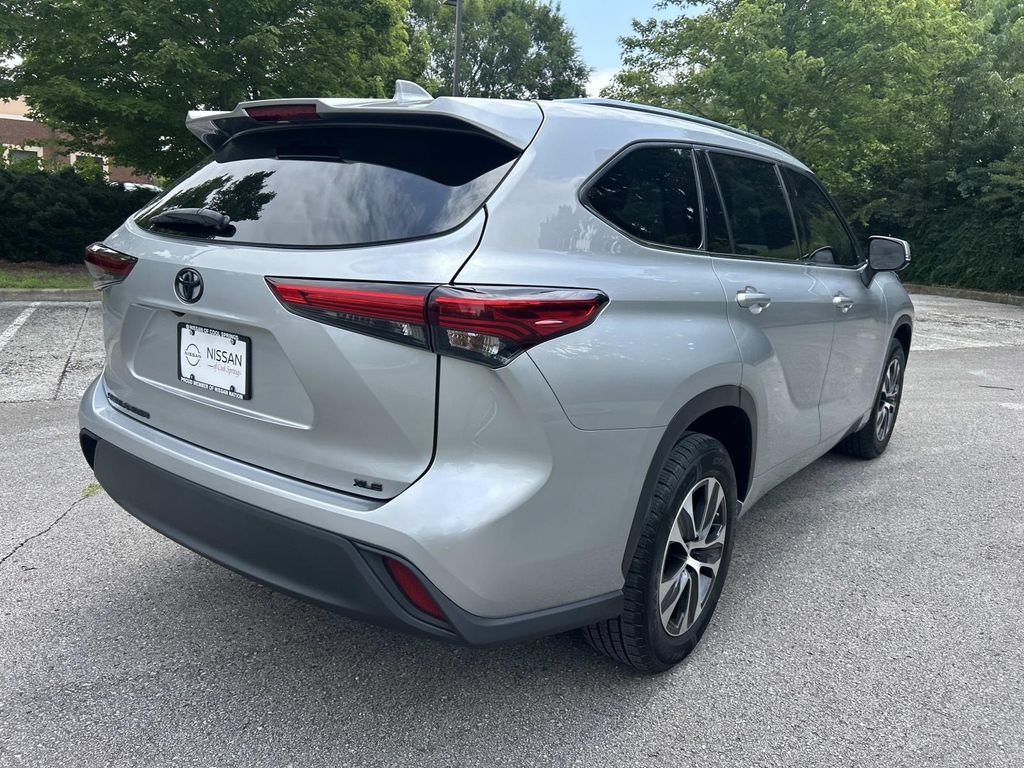 Used 2021 Toyota Highlander XLE FWD image 7