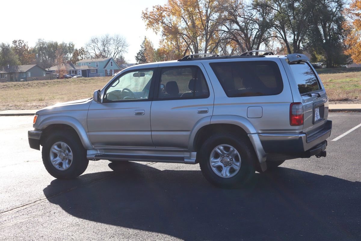 Used 2000 Toyota 4Runner SR5 w/ Upgrade Value Pkg 4 image 8