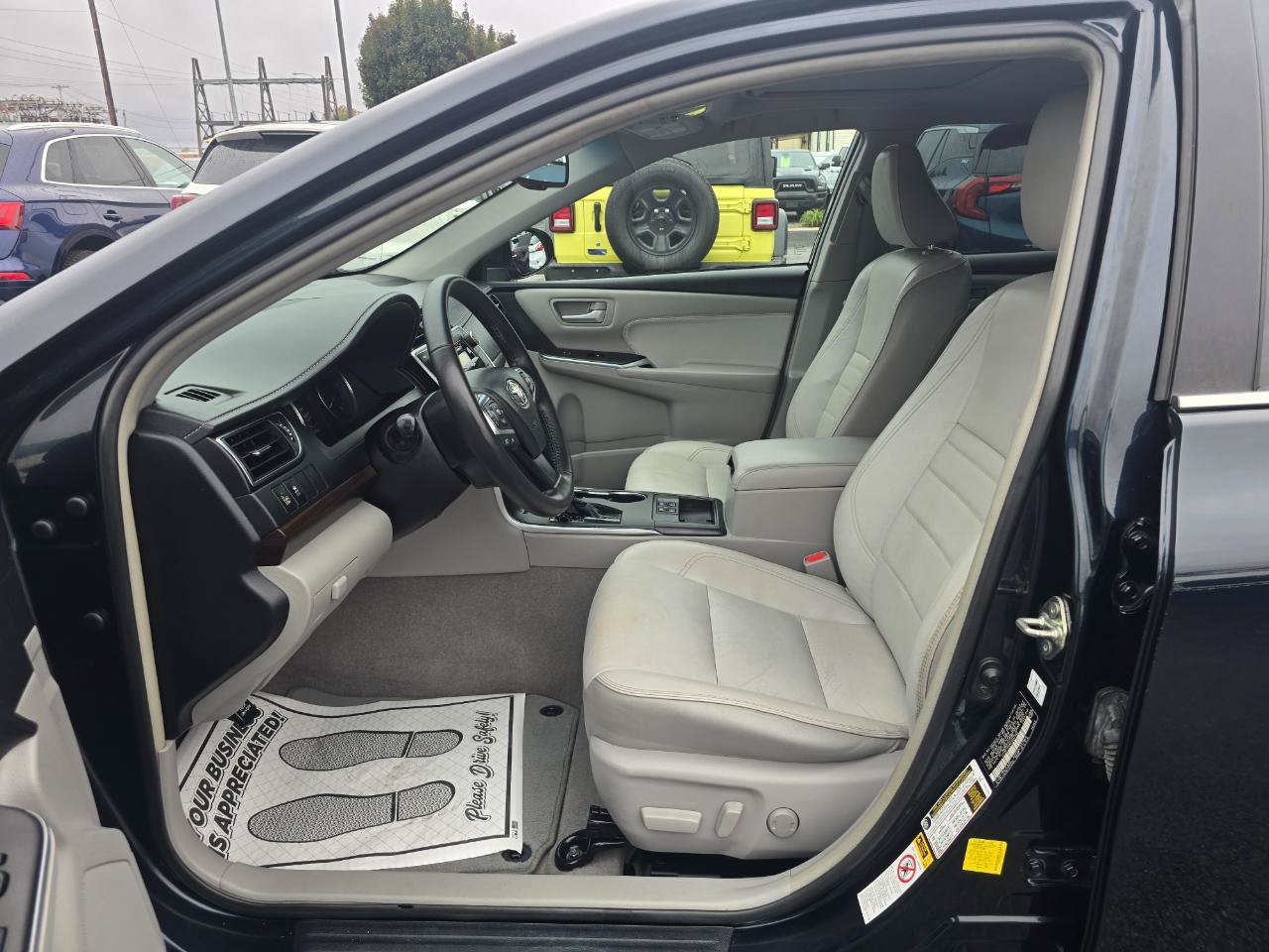 Used 2017 Toyota Camry XLE w/ Moonroof Package FWD image 14