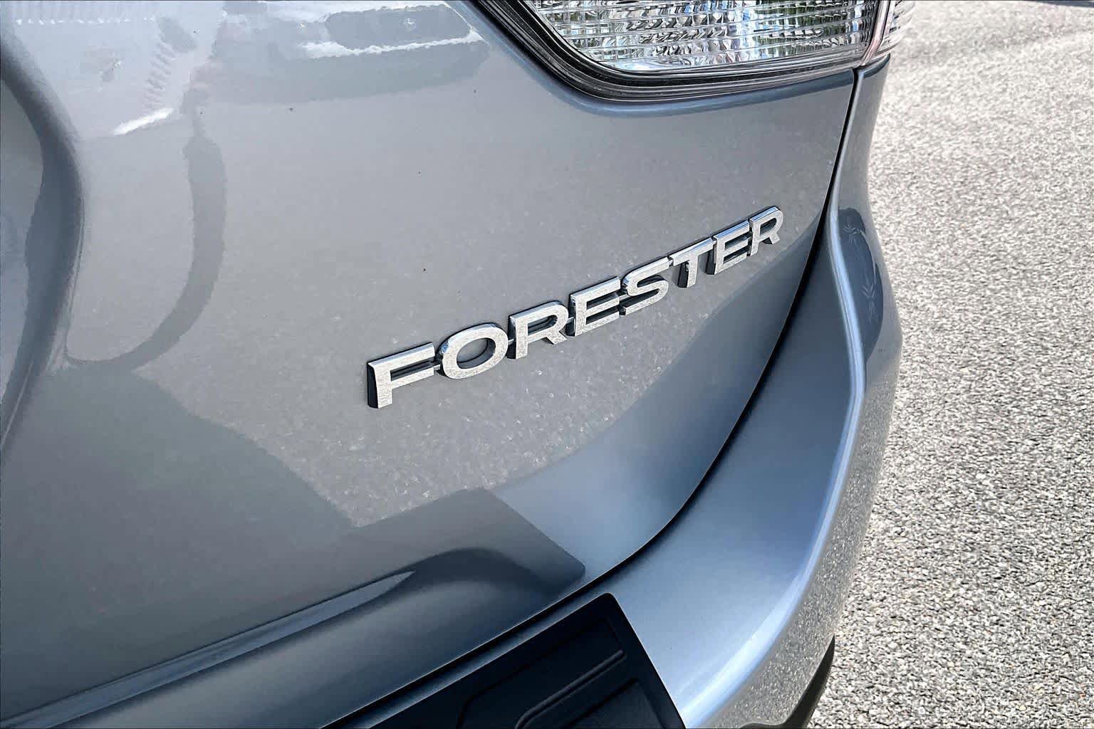 Used 2022 Subaru Forester Premium AWD/4WD image 10