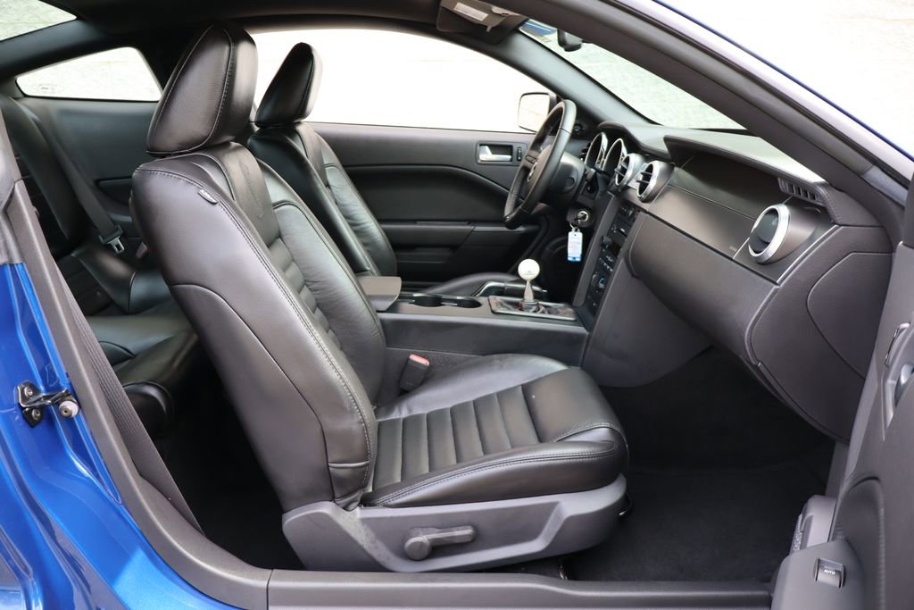 Used 2007 Ford Mustang Shelby GT500 RWD image 30