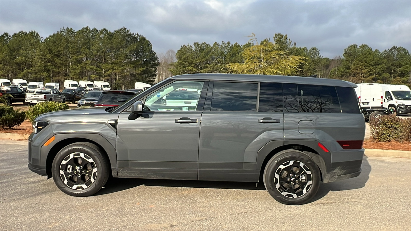 Used 2025 Hyundai Santa Fe SE image 11