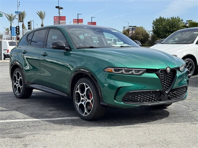 New 2025 Alfa Romeo Tonale w/ Premium Package image 1