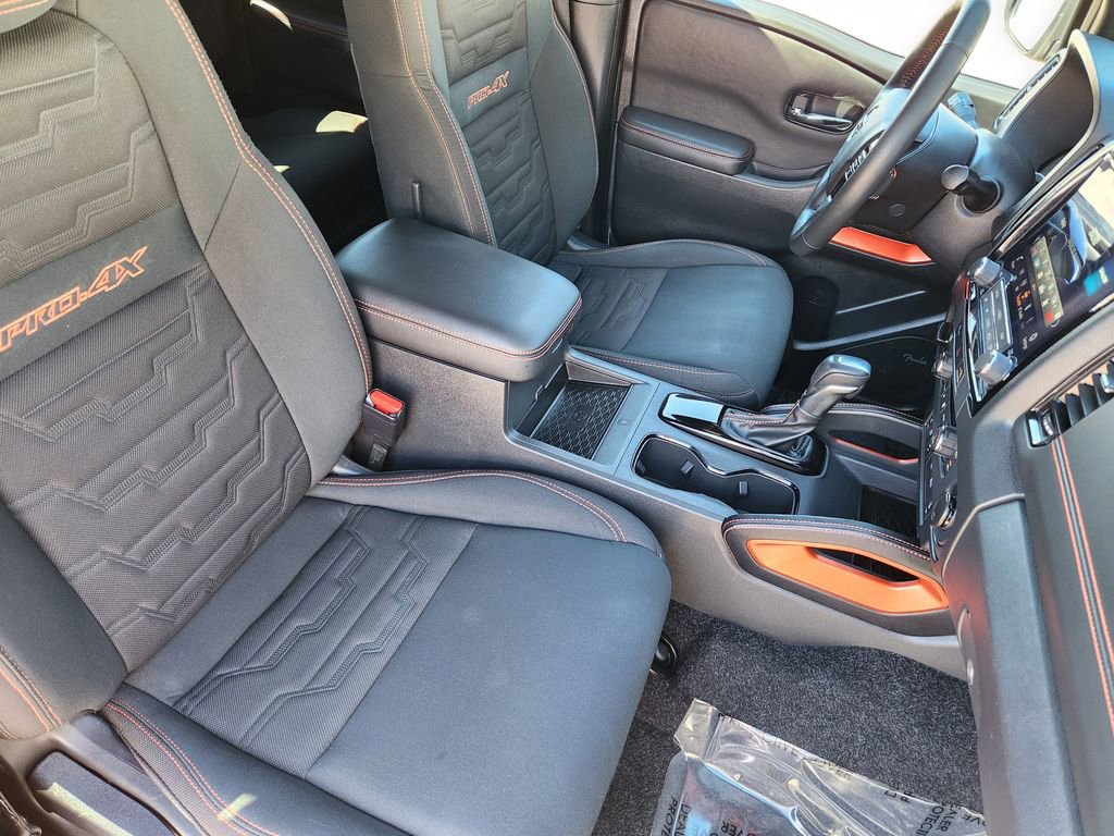 Used 2023 Nissan Frontier PRO-4X w/ Pro Convenience Package image 11