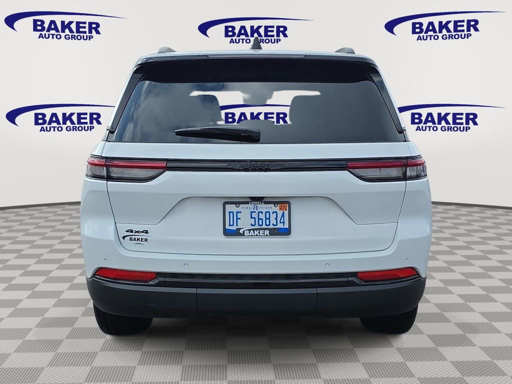 New 2025 Jeep Grand Cherokee Altitude image 4