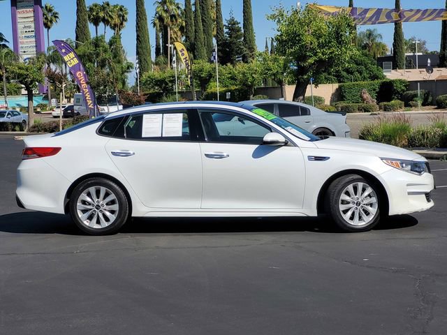 Used 2018 Kia Optima EX w/ Premium Package FWD image 4