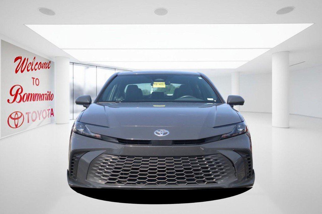 Certified 2025 Toyota Camry SE FWD image 4