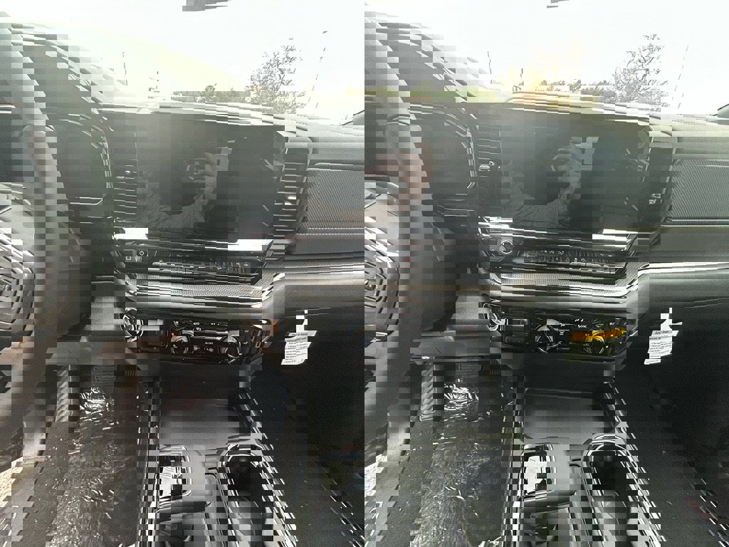 New 2026 Chevrolet Silverado 1500 ZR2 image 25