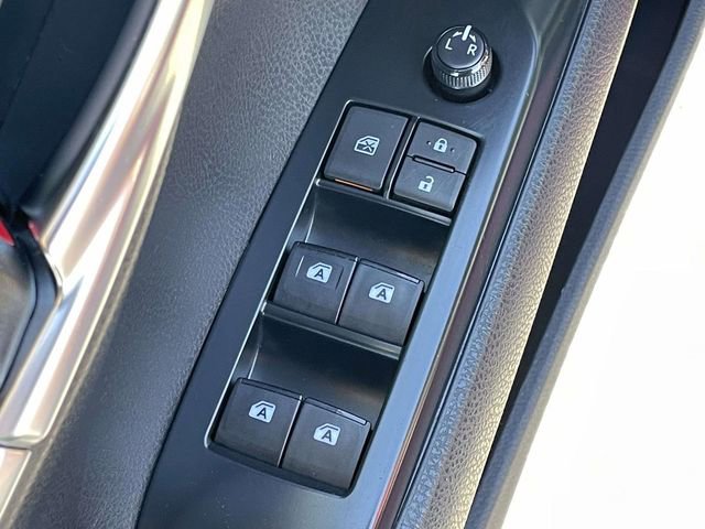 Used 2018 Toyota Camry SE image 16