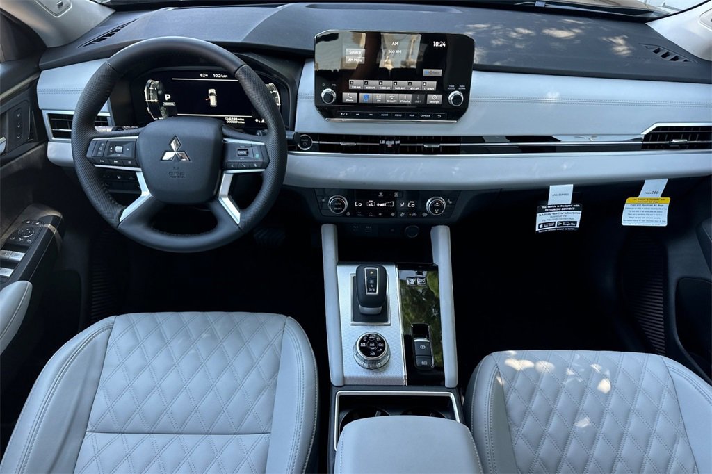 New 2025 Mitsubishi Outlander SEL image 14